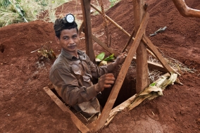Zircondigging